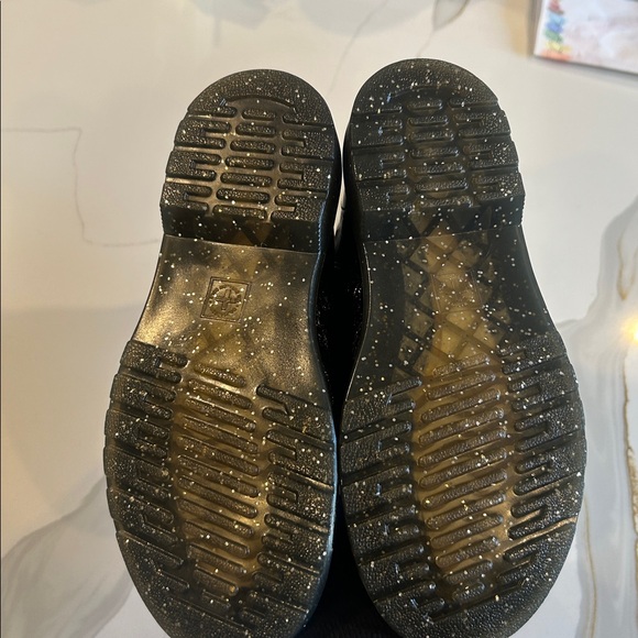 NEW Girls 2 Dr. Martens Junior Glitter Lace Up Boots in Black Cosmic Glitter - Picture 2 of 4